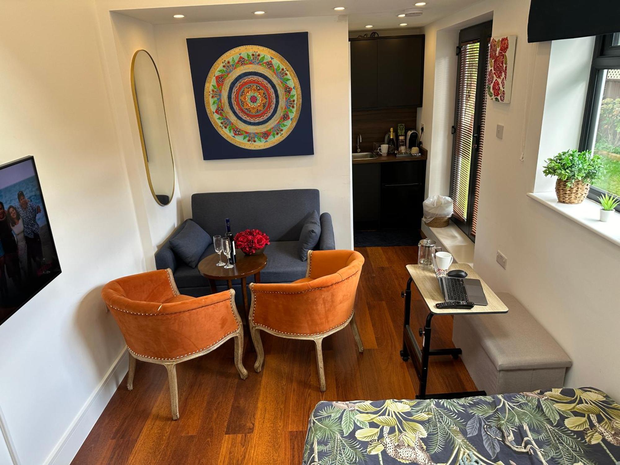 Bespoke Gallery Guesthouse Хендон Экстерьер фото