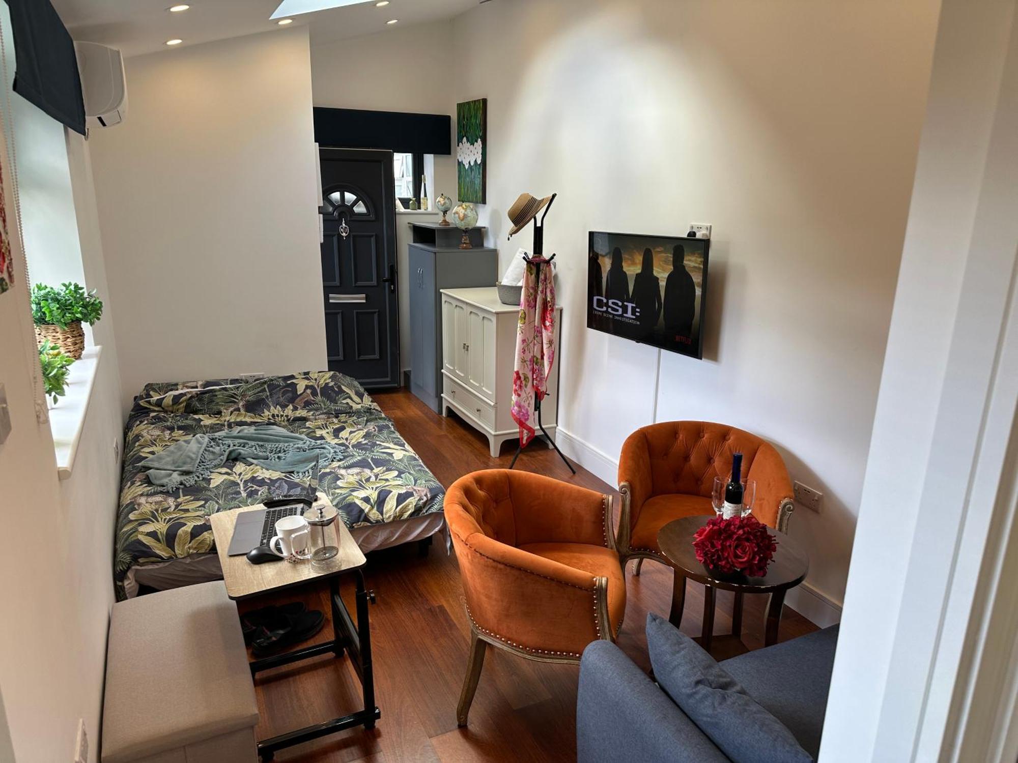 Bespoke Gallery Guesthouse Хендон Экстерьер фото